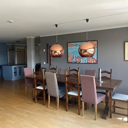 Stor Toppleilighet I Sentrum